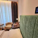 Center Hotel